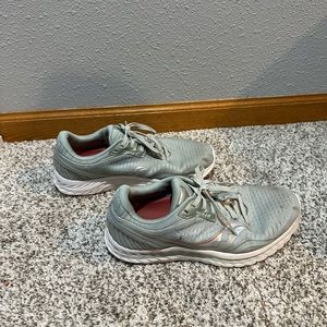 Saucony running shoes, size 9 women’s
